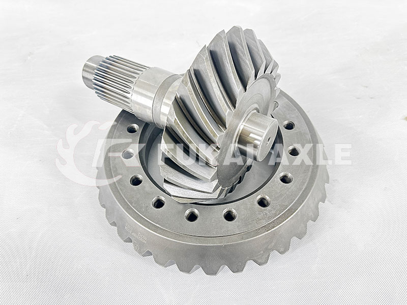 Rear Axle 21/34 Crown Wheel Pinion For Iveco Trcuk Spare Parts 42103081/42114597