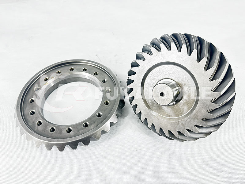 Rear Axle 27/32 Crown Wheel pinion For Iveco Trcuk spare parts 42129193/42104443