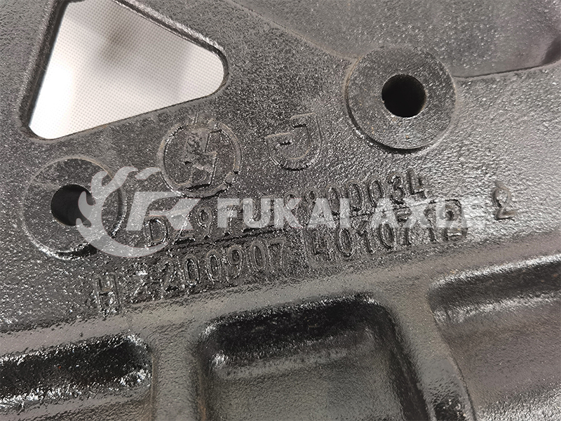 Leaf Spring Bracket For Shacman Delong Truck Spare Parts DZ97259800034