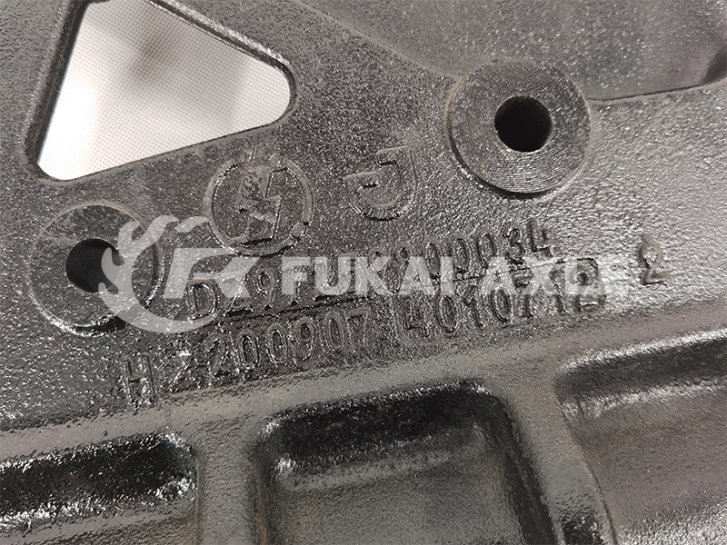 Leaf Spring Bracket For Shacman Delong Truck Spare Parts DZ97259800034